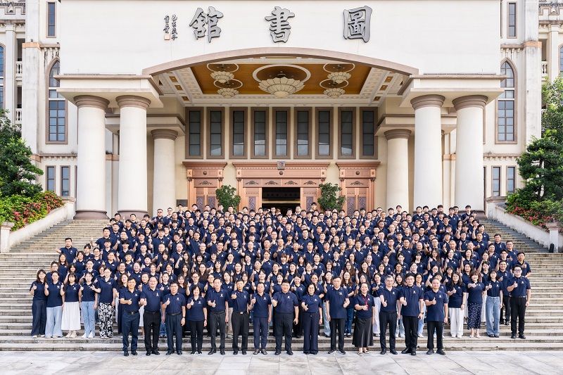 合影留念.jpg 合影留念.jpg